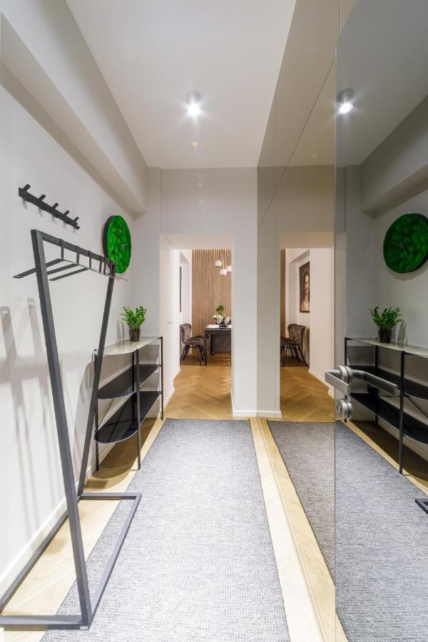 Old Town Apartment L Self Check In Vilnius Ngoại thất bức ảnh