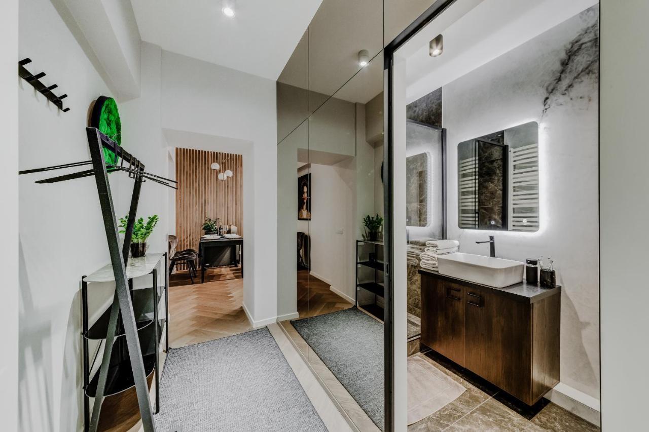 Old Town Apartment L Self Check In Vilnius Ngoại thất bức ảnh