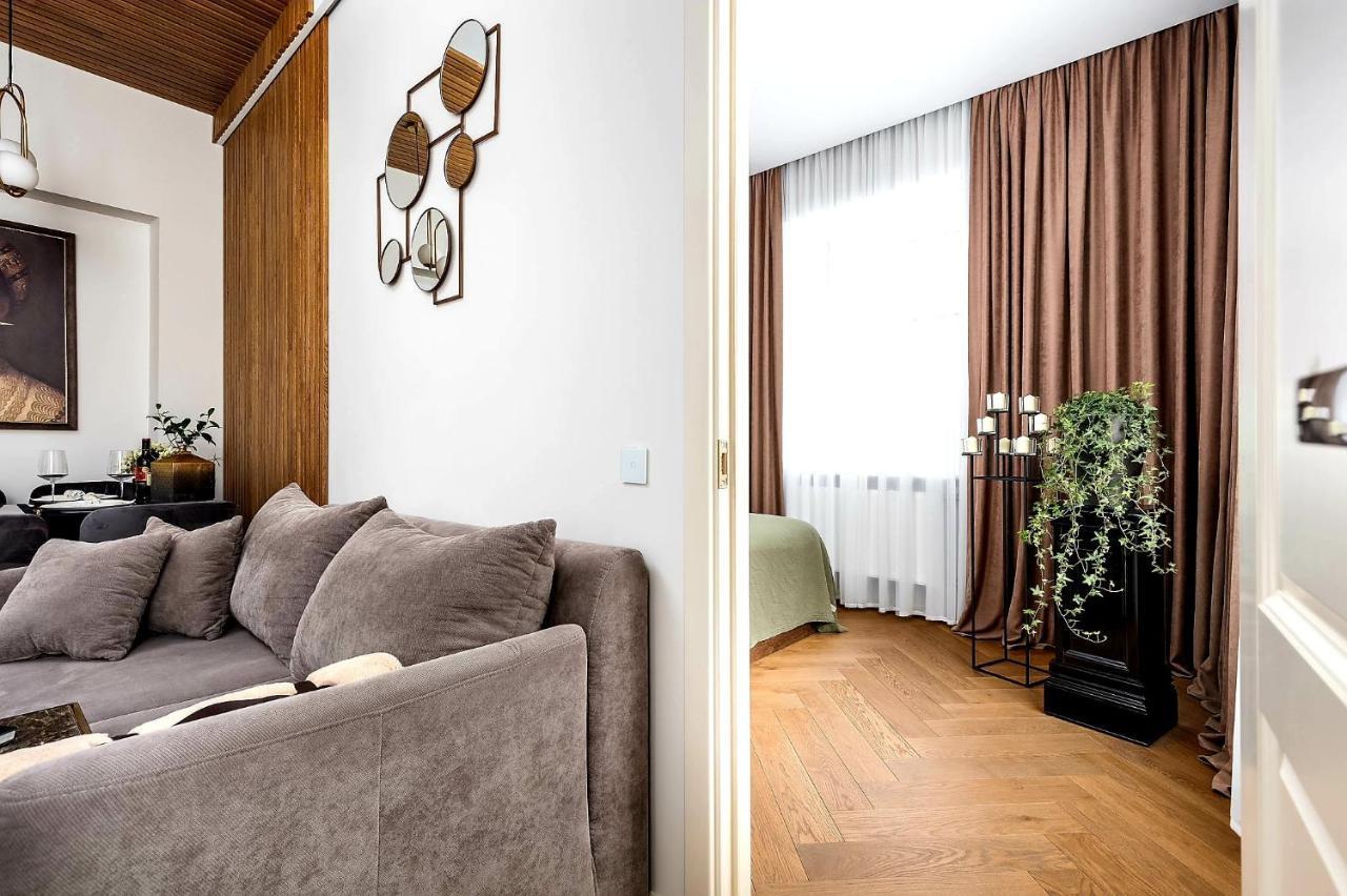 Old Town Apartment L Self Check In Vilnius Ngoại thất bức ảnh